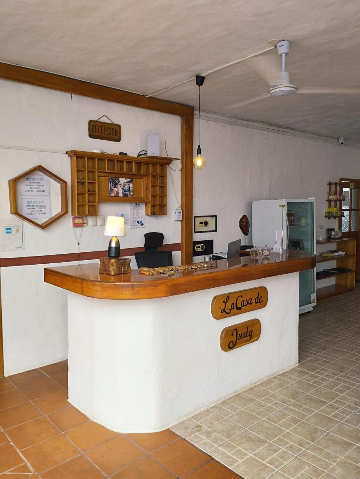 Hotel La Casa De Judy Puerto Ayora  Ngoại thất bức ảnh