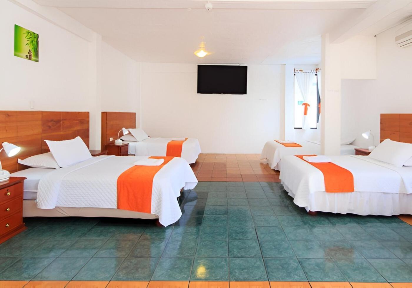 Hotel La Casa De Judy Puerto Ayora  Ngoại thất bức ảnh
