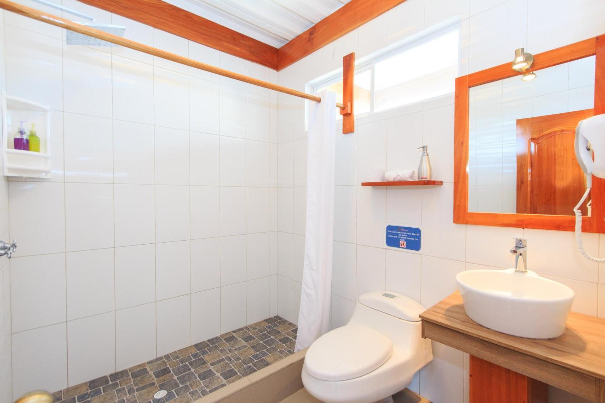 Hotel La Casa De Judy Puerto Ayora  Ngoại thất bức ảnh
